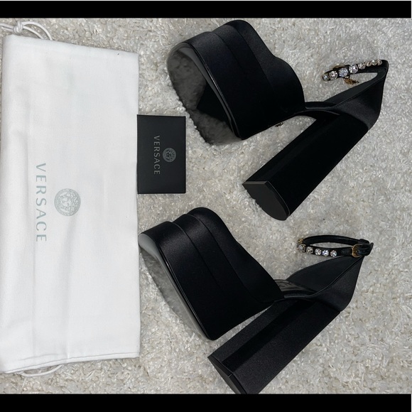 Versace Medusa Aevitas Platform Pumps Sz. 37 - Picture 9 of 17